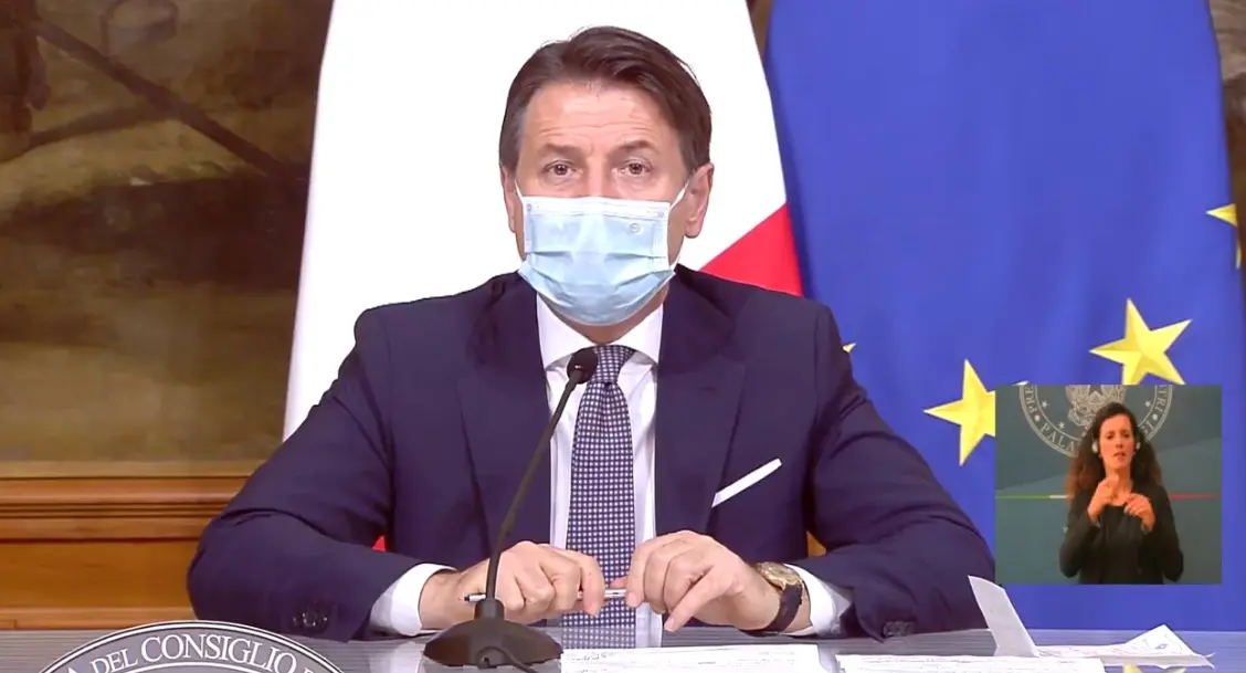 Presidente Conte e il Ministro Gualtieri: Diretta da Palazzo Chigi Legge di bilancio 2021 (Video)