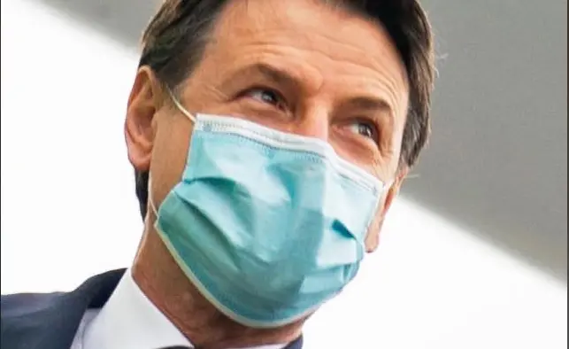 Dpcm Nuova stretta, stop ristoranti alle 18. Domenica diretta del presidente Conte