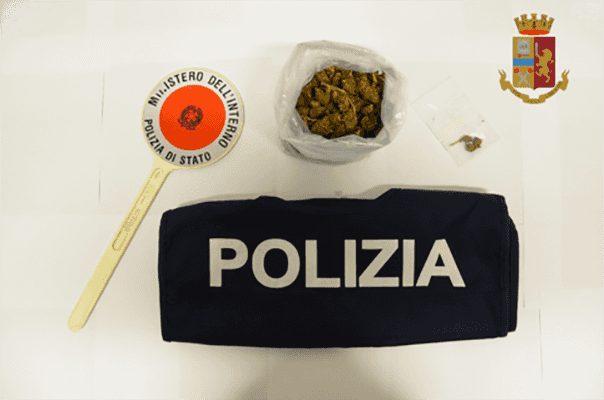 Spaccio di droga: la Polizia di Stato di Catanzaro arresta un pusher