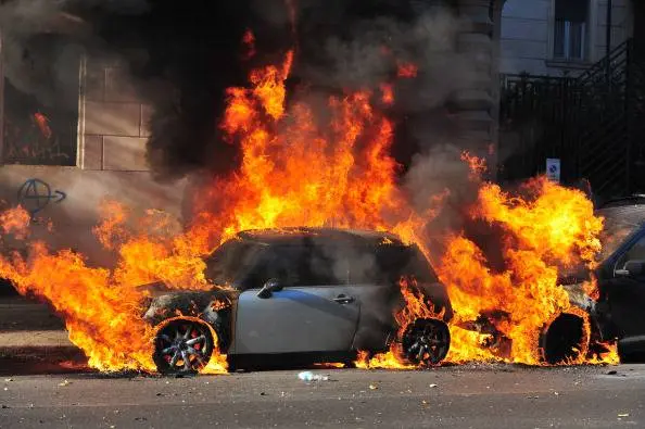 Auto in fiamme: Intimidazione a referente Calabria Rete Comuni solidali