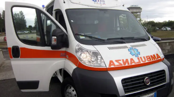 Tragedia a Sersale cade in dirupo con trattore mentre raccoglie legna, morto