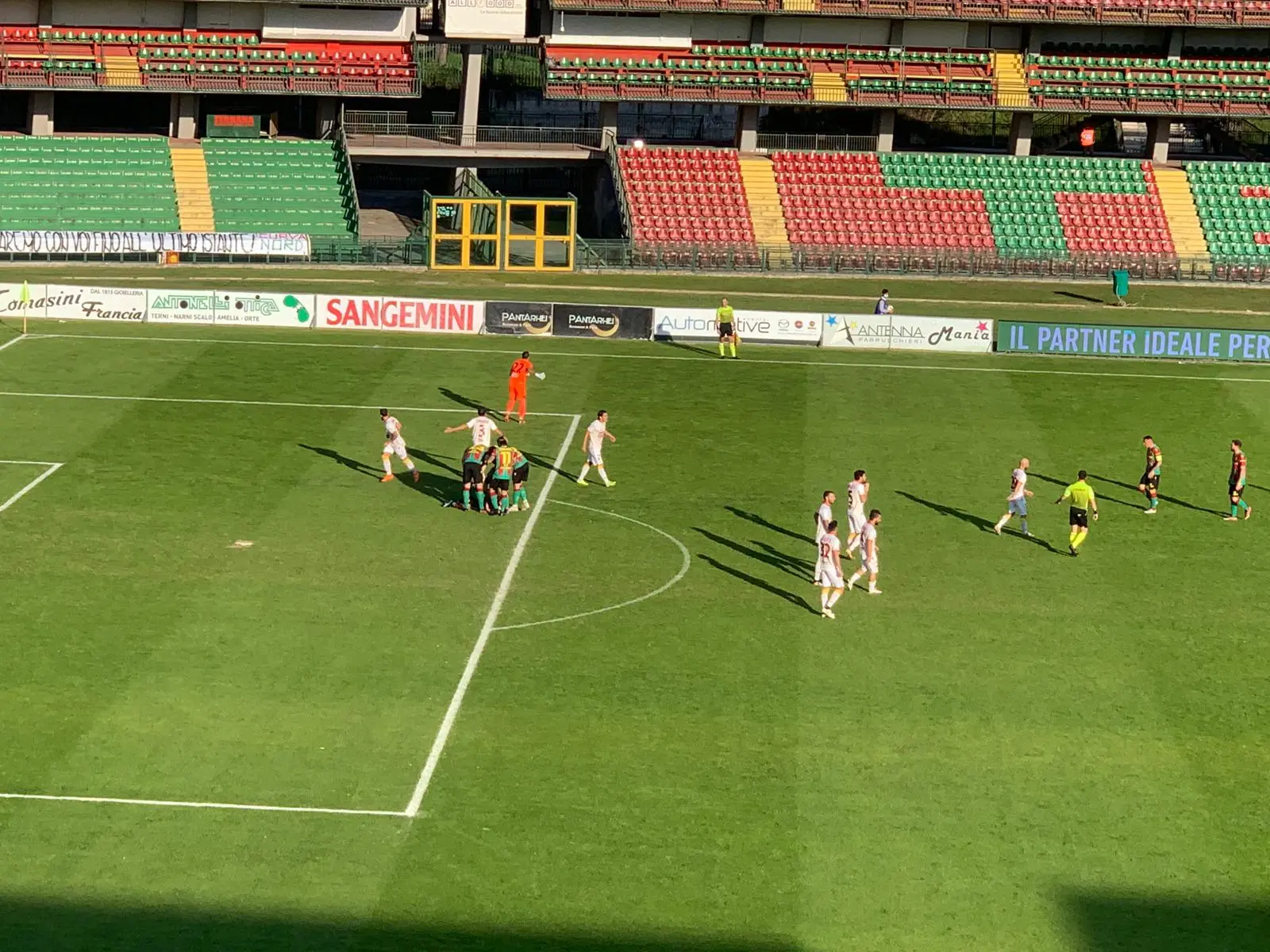 Calcio. Ternana-Catanzaro 5-1, le Fere calano la manita ai giallorossi (con highlights)