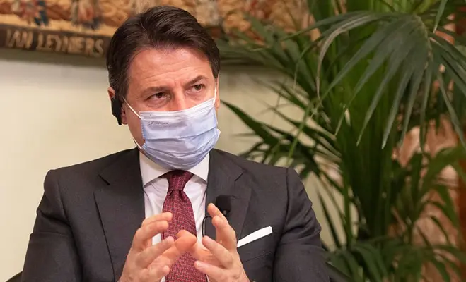 Covid. Conte: «Chi ora rifiuta le tre fasce ci porta al lockdown. Serve unità»