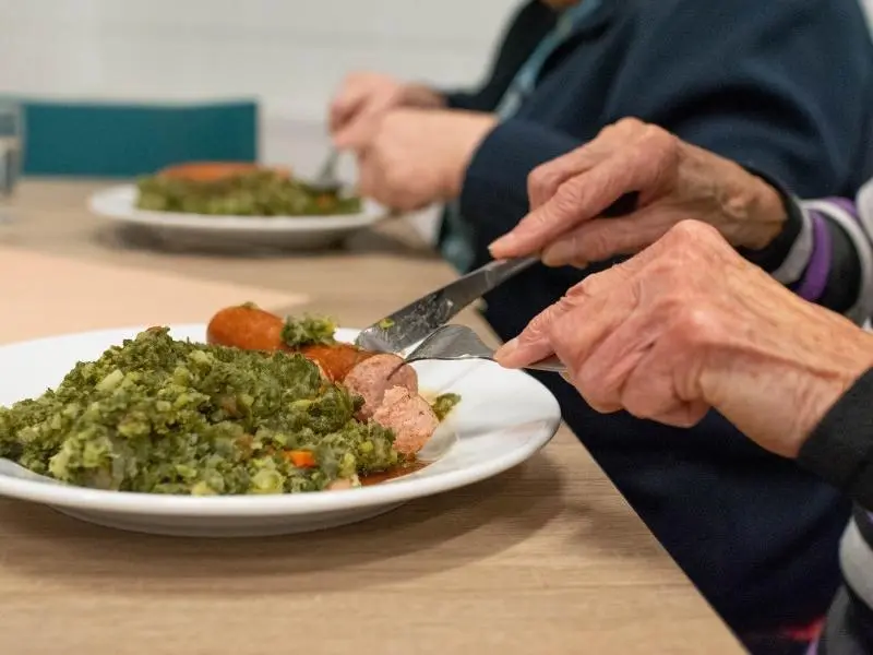 Covid: Coldiretti, salgono a 4 milioni poveri pranzo Natale