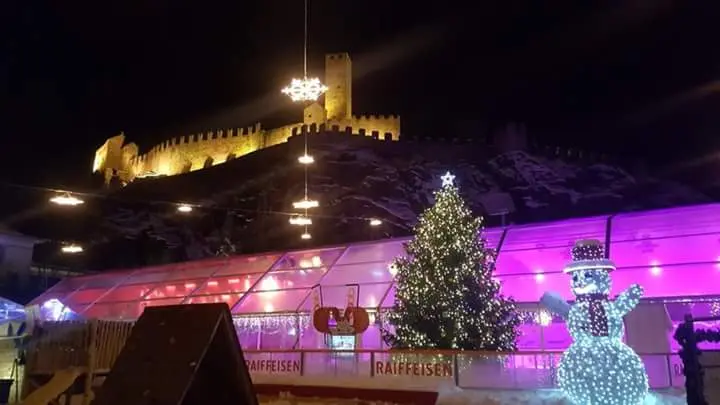 Dpcm. Linee guida Natale che verrà, regole. coprifuoco, orari negozi-ristoranti