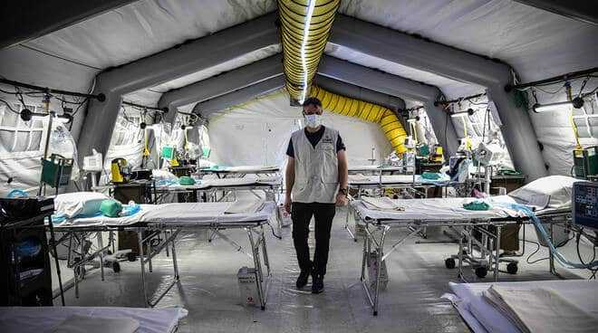 Covid: Boccia, ospedali da campo soluzione per emergenza