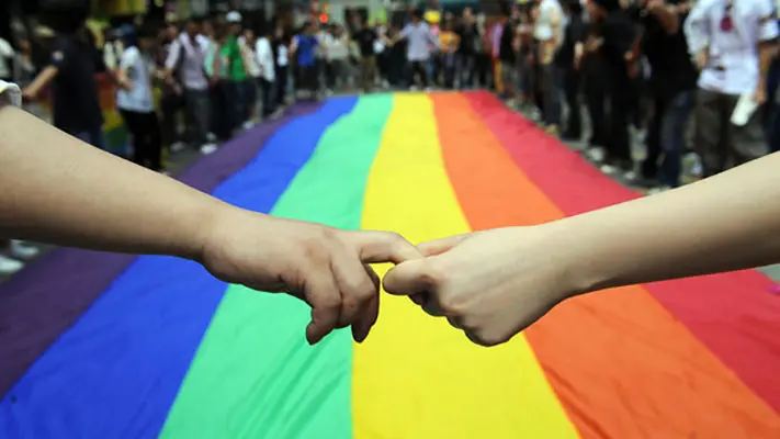 Antonia Caprella: L’amore Gay