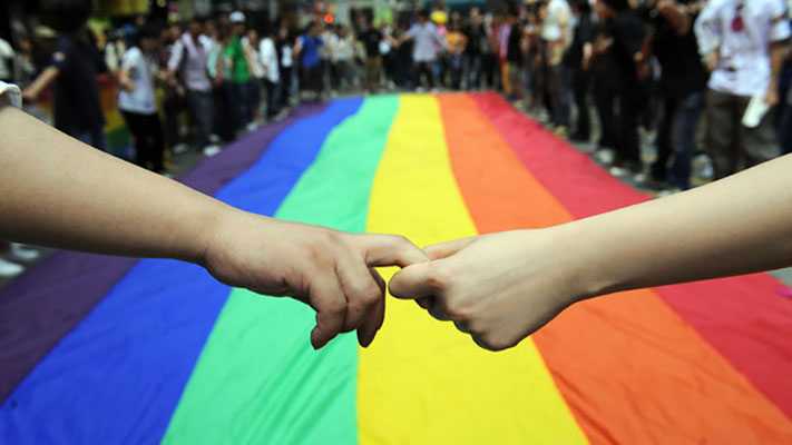 Antonia Caprella: L’amore Gay