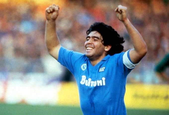 Il mondo del calcio perde la sua stella, è morto Maradona