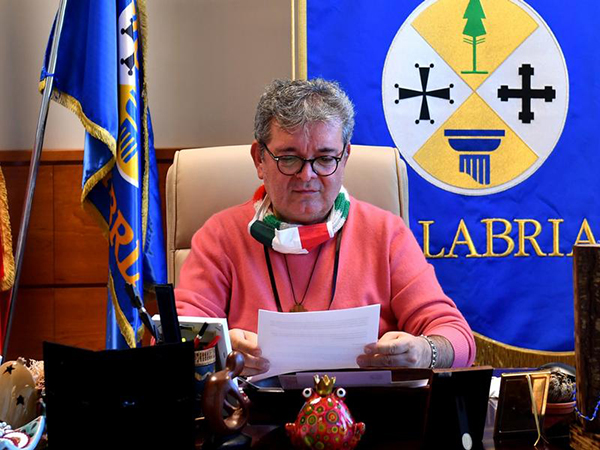 Covid. Zona arancione, nuova ordinanza di Spirlì: riprendono le attività ambulatoriali. Il dettaglio