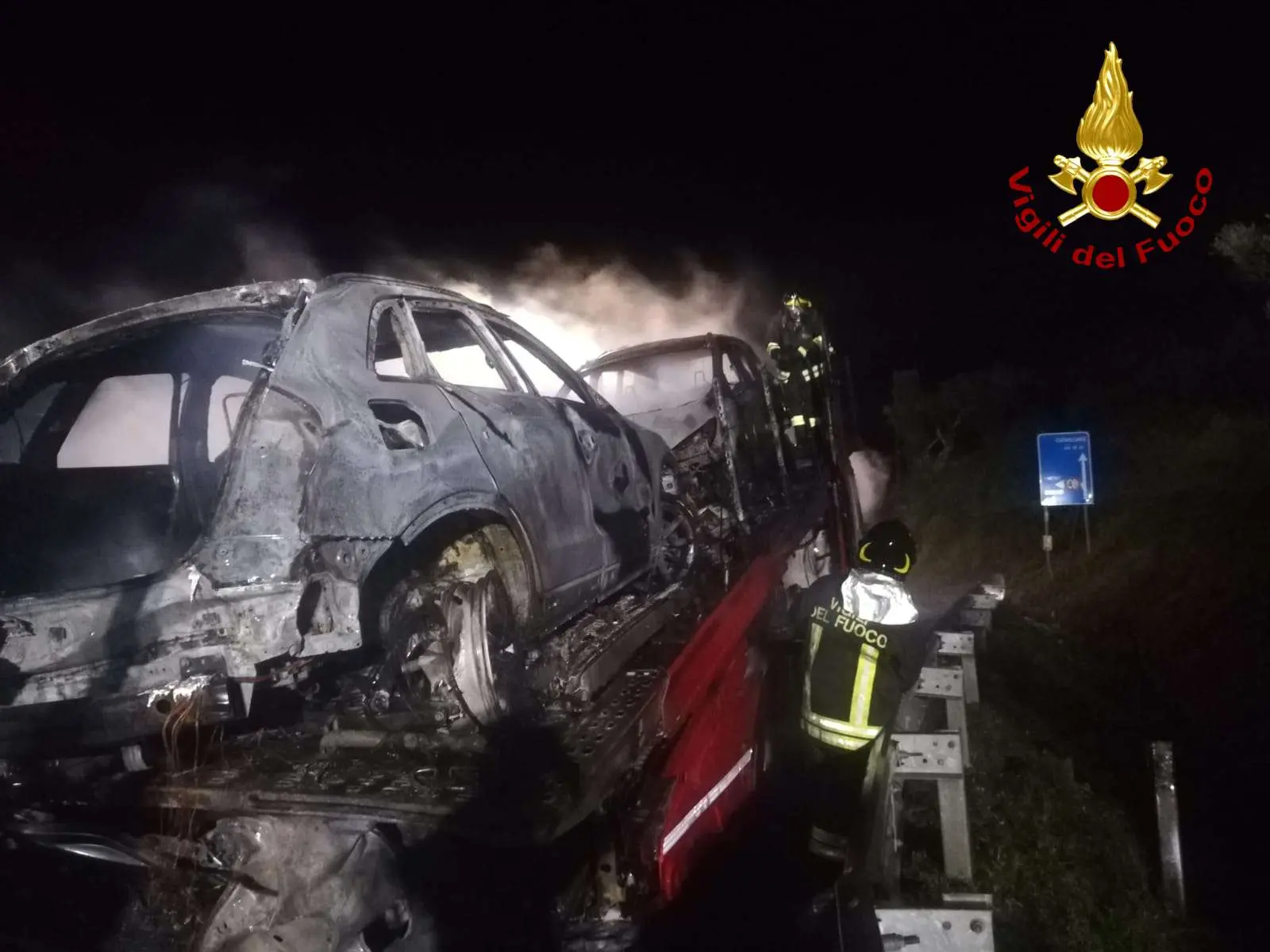 Divampa una bisarca A2 Pizzo Calabro impegnati 4 squadre dei Vvf e Suem118