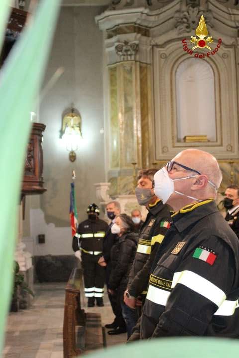 Il Covid non ferma la celebrazione di S. Barbara, nell’assoluta sobrietà i Vvf con Mons. Bertolone