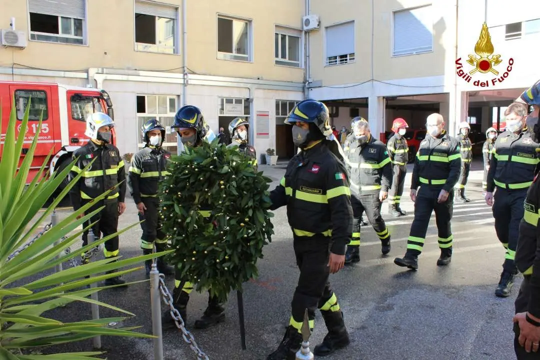 Il Covid non ferma la celebrazione di S. Barbara, nell’assoluta sobrietà i Vvf con Mons. Bertolone