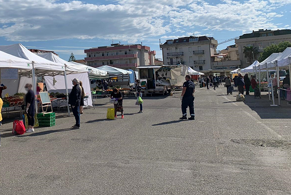 Catanzaro. nuova giornata di mercato straordinaria nel quartiere lido. Il dettaglio