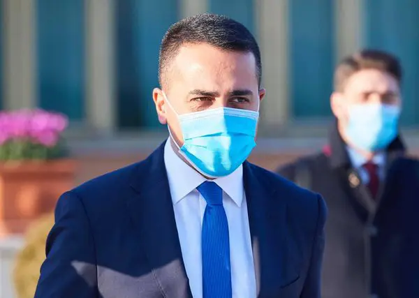 Sconvolgente la notizia comunicata da Di Maio sulla mutazione del Covid. Firma Ordinanza