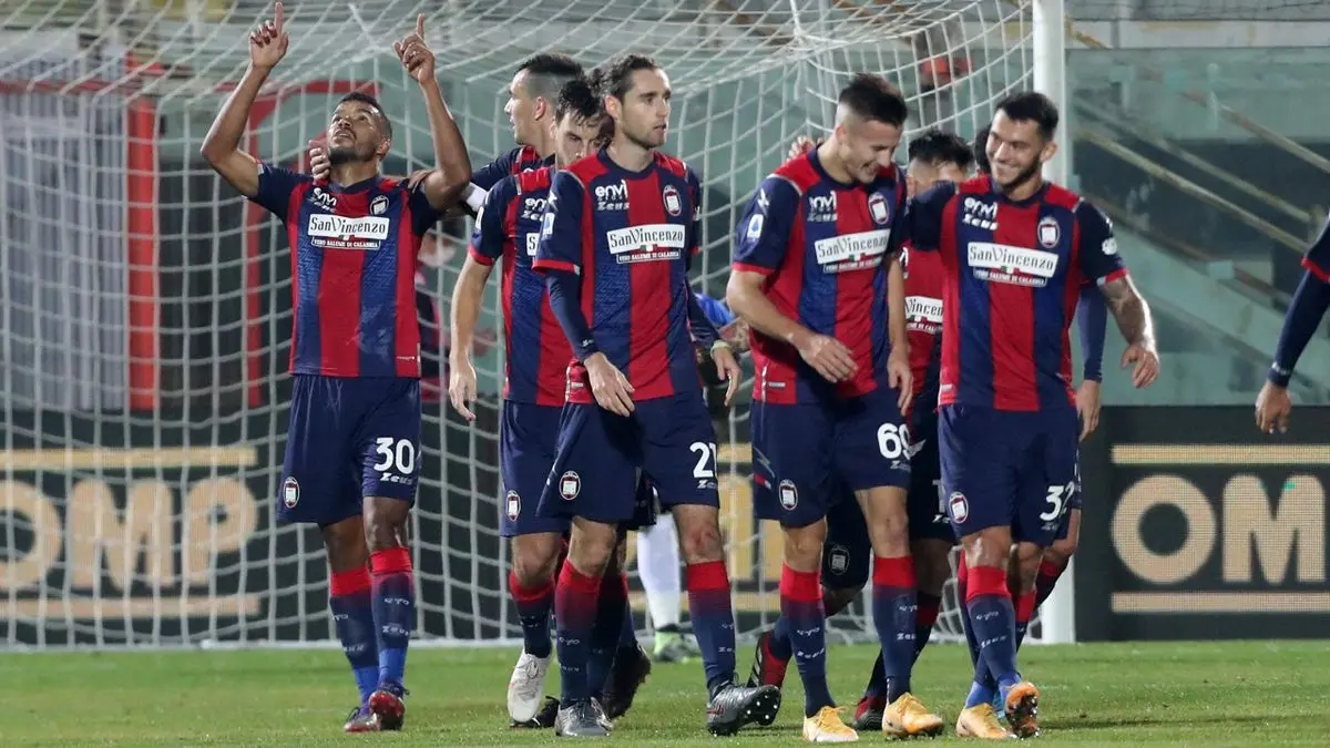 Calcio: doppio Messias, e il Crotone supera il Parma