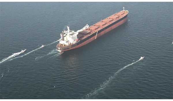 Guerra Iran riapre lo Stretto di Hormuz: tensioni con gli USA ma spiragli di accordo sul nucleare