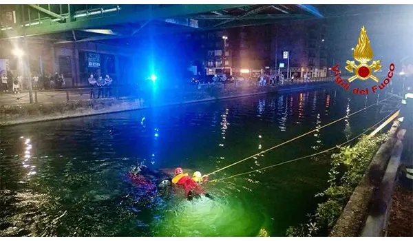 Tragedia a Corsico: auto finisce nel Naviglio, muore ragazzo di 24 anni