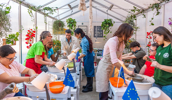 UN'ECO-SERRA si trasforma in laboratorio ceramico