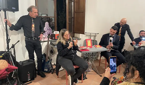 La scrittrice Elena Anticoli De Curtis, nipote di Totò, al Castello di Lucrezia D’Alagno, amato dal grande attore!