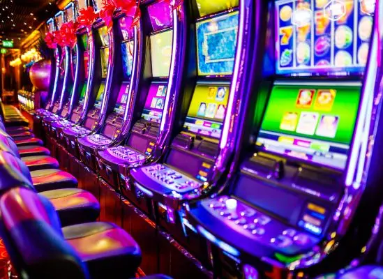 Isola Capo Rizzuto, slot machine irregolari in un circolo: sequestri e maxi multa