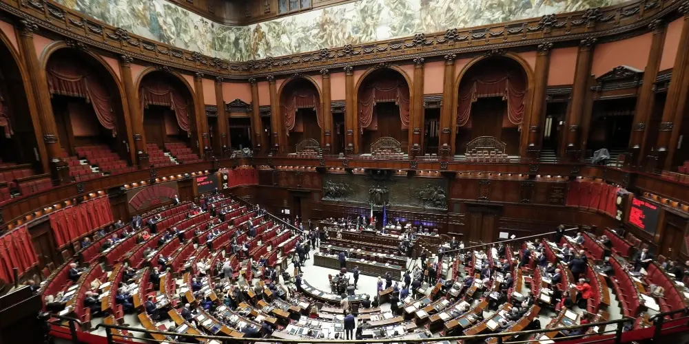 Governo, ottiene la fiducia alla Camera. Conte: domani al Senato. 'Ora cosa cambia'