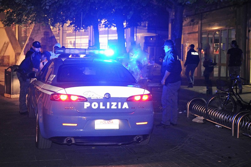 Calabria. Maxi-Rissa tra ragazzi in piazza con mazze, bastoni e catene, coinvolti anche minori