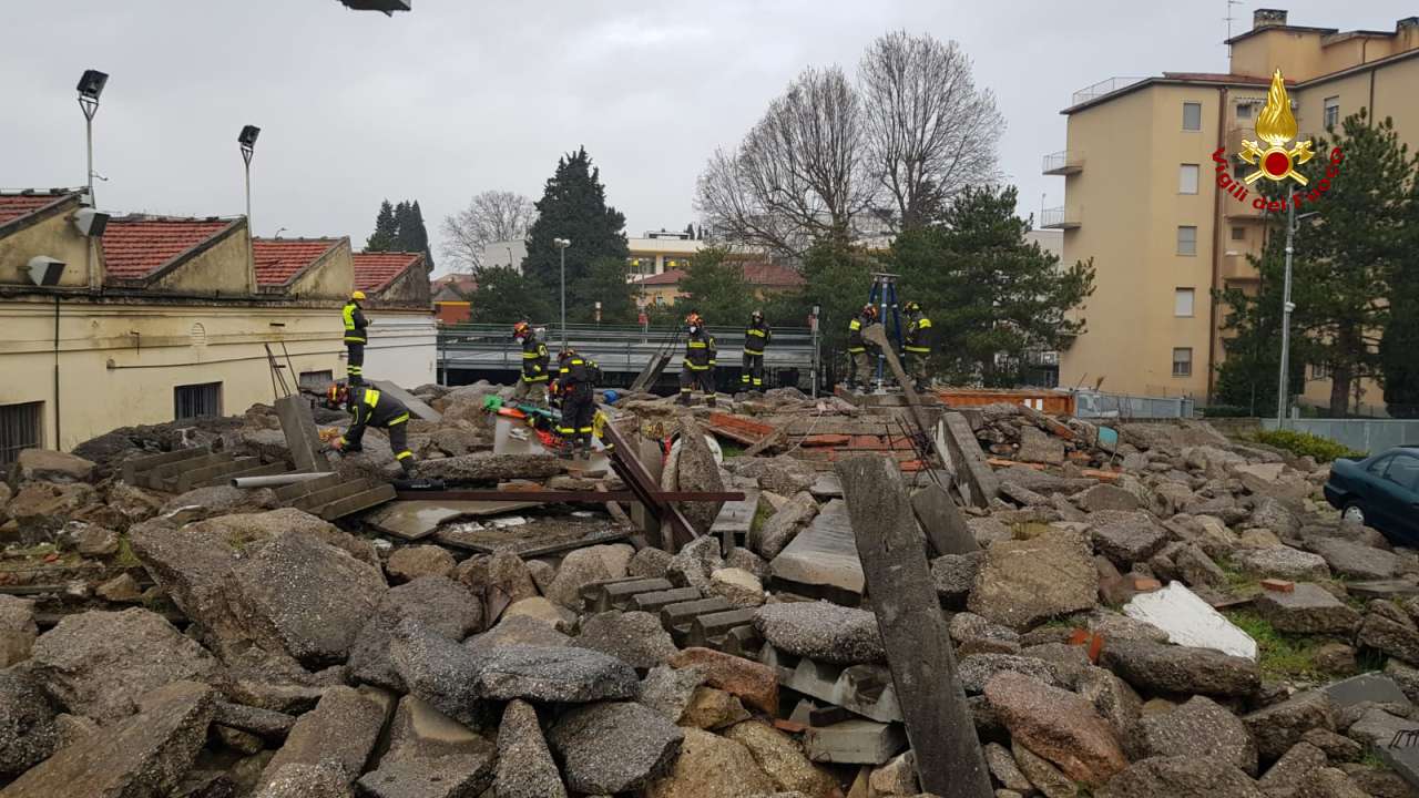 Concluso presso il comando di Pisa il 2° corso USAR Medium per i Vvf della Calabria. Foto e Video