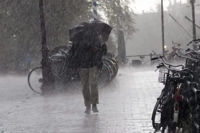 Meteo: Protezione civile, piogge battenti e nevicate in atto, ma entro sera anche nubifragi
