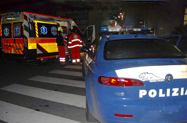 Tragedia evitata .Nel catanzarese: Uomo tenta di gettarsi da un ponte la Polizia lo salva