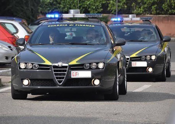 Da Catanzaro a Treviso, attività finanziaria abusiva, 46 denunce Gdf Ascoli