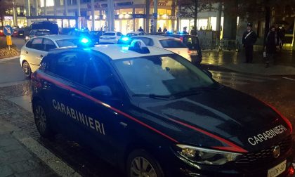 Minaccia e aggredisce madre per estorcerle denaro, arrestato
