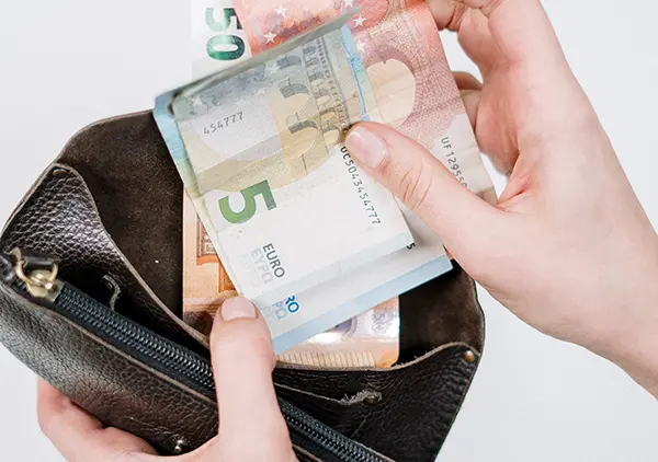 Aumenti in arrivo in bolletta, +4,5% per la luce e +5,3% per il gas come risparmiare
