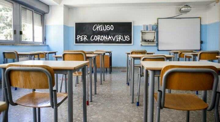 Covid: scuole chiuse in Calabria, protesta a Cosenza