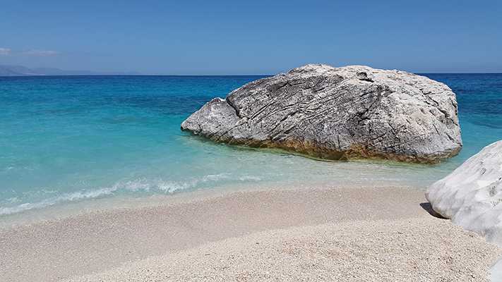 Vacanza in Sardegna: come raggiungerla e quali località visitare