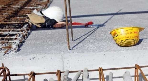 Incidenti lavoro: tragedia in Calabria si stacca trave, morto operaio aveva 42 anni