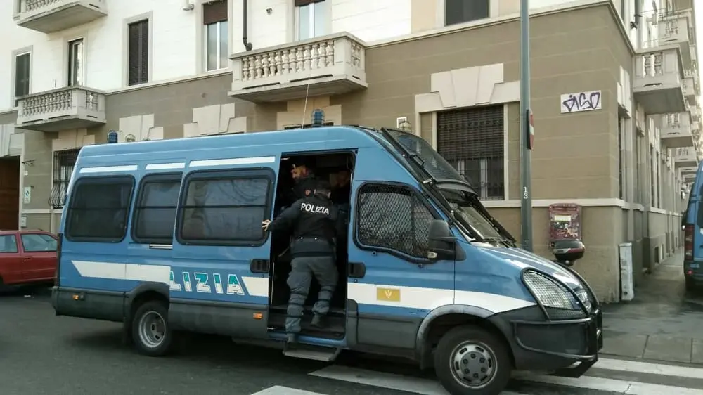 Lamezia T. La Polizia sequestra 300 kg di artifizi pirotecnici 2 denunce