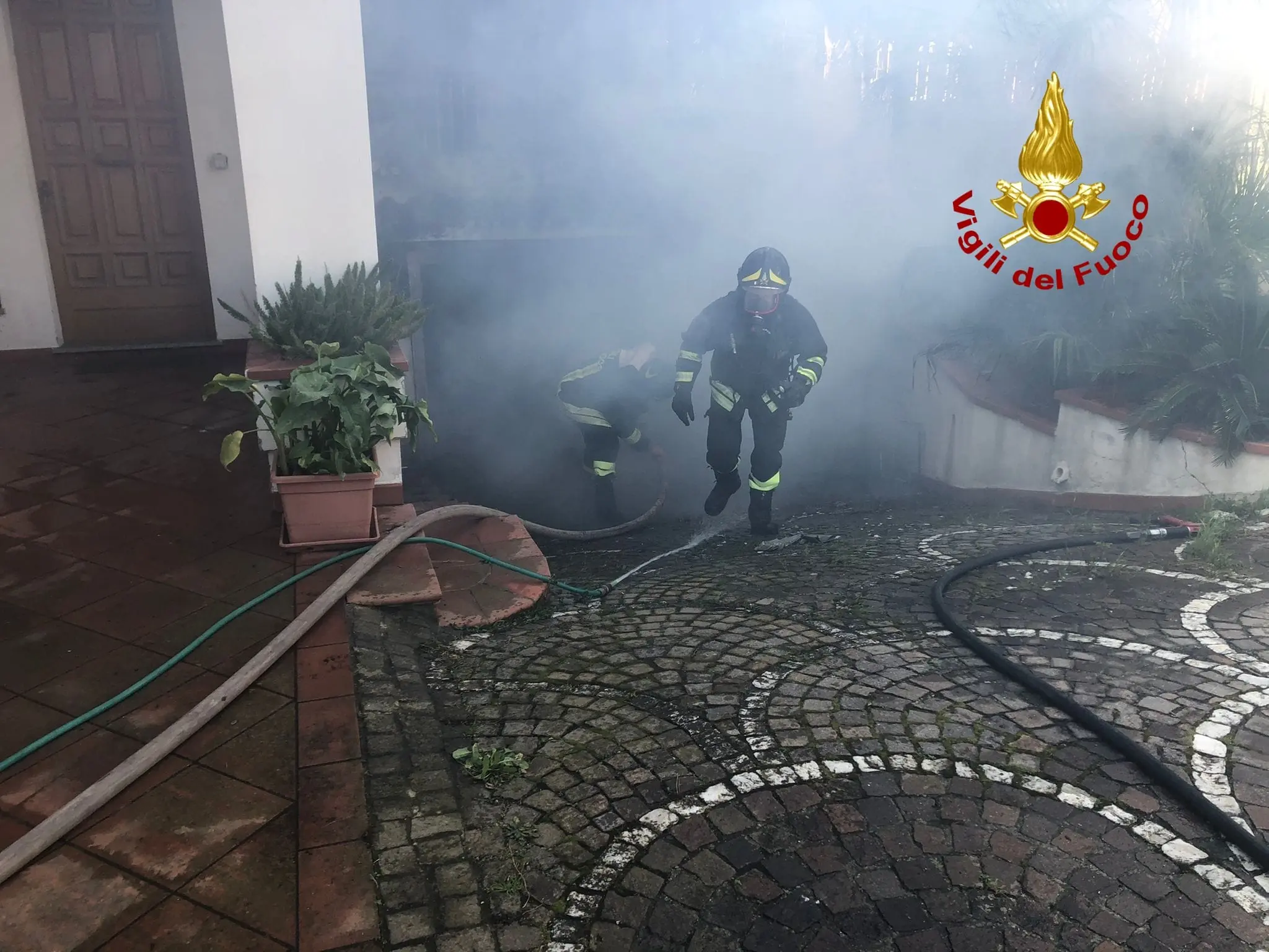 Incendio abitazione a Guardavalle Marina. Intervento dei Vvf