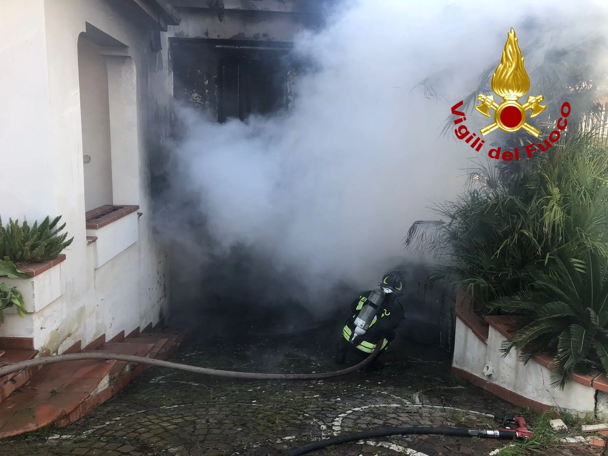 Incendio abitazione a Guardavalle Marina. Intervento dei Vvf