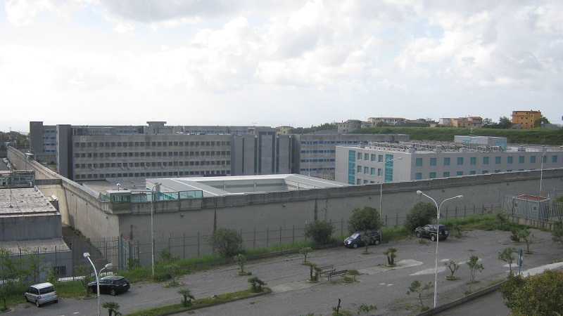 Covid: focolai in commissariato e carcere di Catanzaro