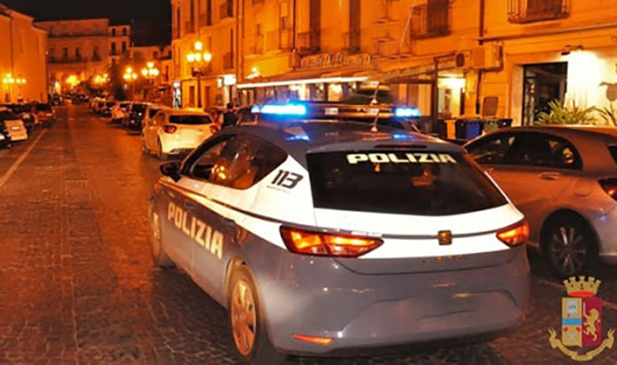 Movida violenta a Lamezia T.: la Polizia identifica e denuncia gli autori di un violento pestaggio