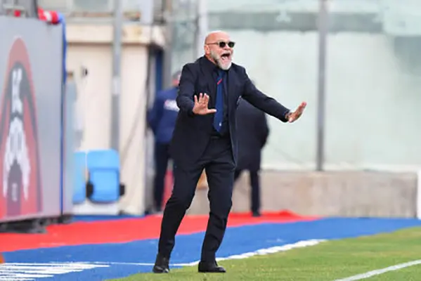 Calcio: Crotone, Cosmi, col Bologna coraggio e sfacciataggine