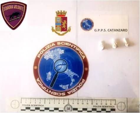 Catanzaro: la Polizia arresta due giovani per detenzione illegale ai fini di spaccio di stupefacenti