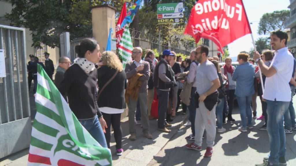 Lavoro: protesta dipendenti cooperative, mesi senza stipendio