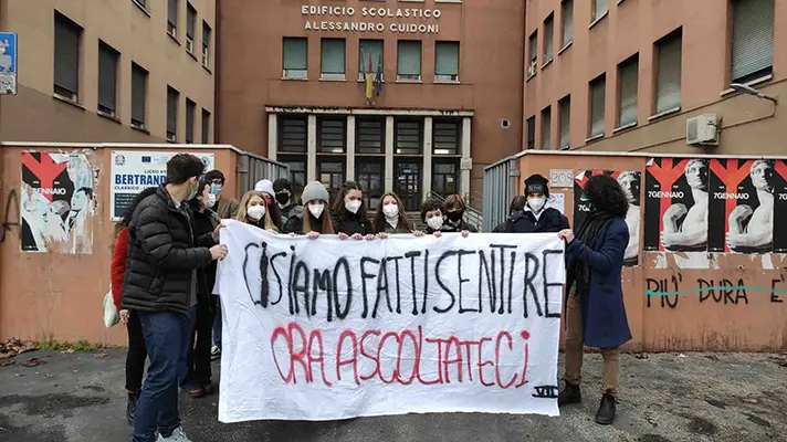 Scuola: sciopero contro la Dad, manifestazioni in 60 città.