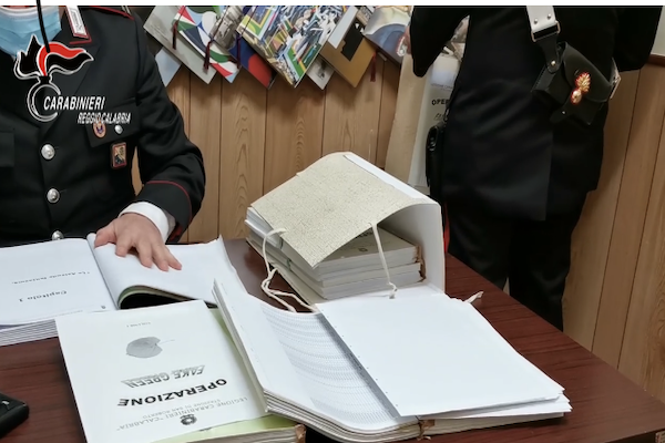 Falsi braccianti agricoli in 7 aziende fantasma, 18 indagati