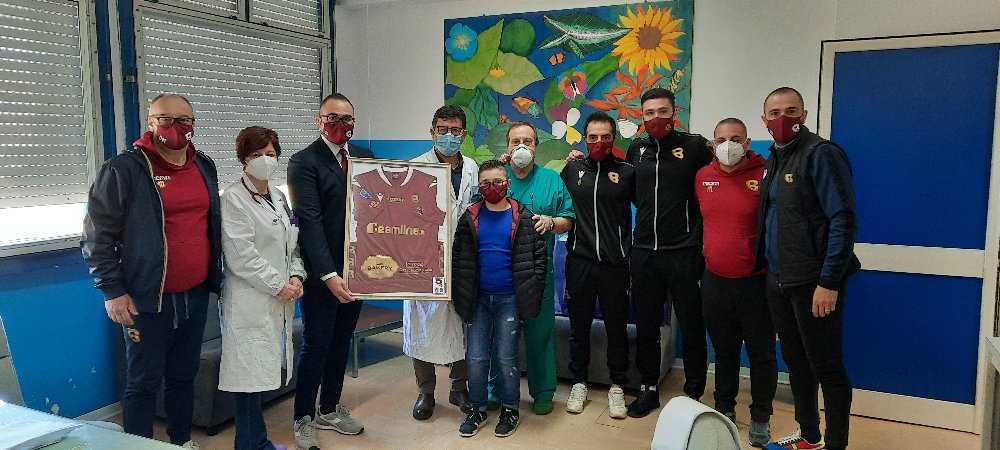 Il BC5 dona le Uova di Pasqua al reparto pediatrico dell'Ospedale Civile di Locri