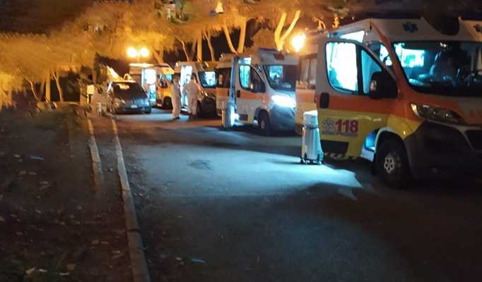 Covid: ospedale Rossano, nella notte ambulanze in fila. I dettagli
