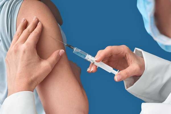 Vaccini: Cnr, a ritmo attuale a fine aprile 350.000 al giorno