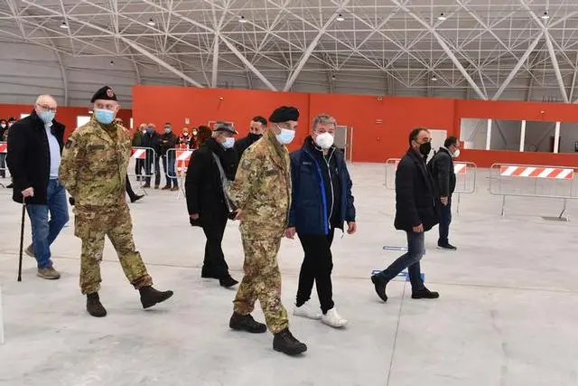 Covid: inaugurato hub vaccinale a Catanzaro. Spirlì: abbiamo ingranato la marcia giusta. Foto/Video